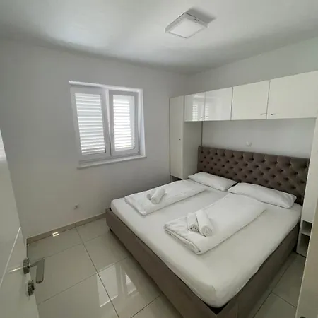 San Antonio-exclusive Baška